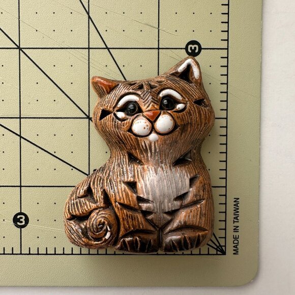 Handmade J.J. Madison Irvine Cat Magnet Decorative Figurine 2.5" Tall Brown - Picture 3 of 3
